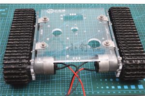 步骤五：启动机器人并测试其功能-